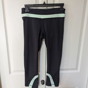 Lulu Lemon Women's Black and Mint Leggings